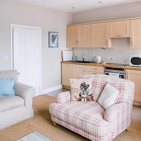 Serendipity, Aldeburgh - An Apartment On The High Street! Bagian luar foto