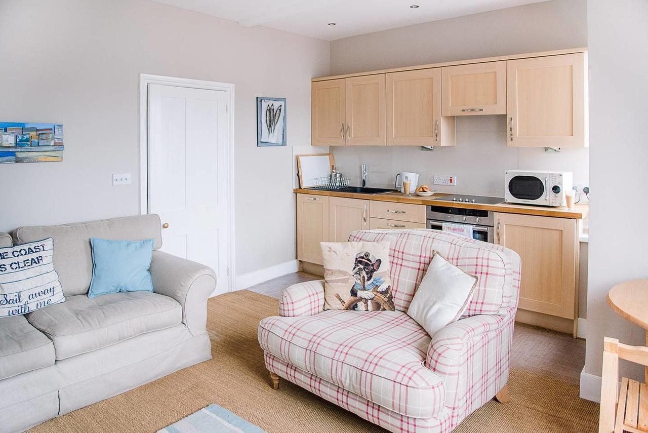 Serendipity, Aldeburgh - An Apartment On The High Street! Bagian luar foto